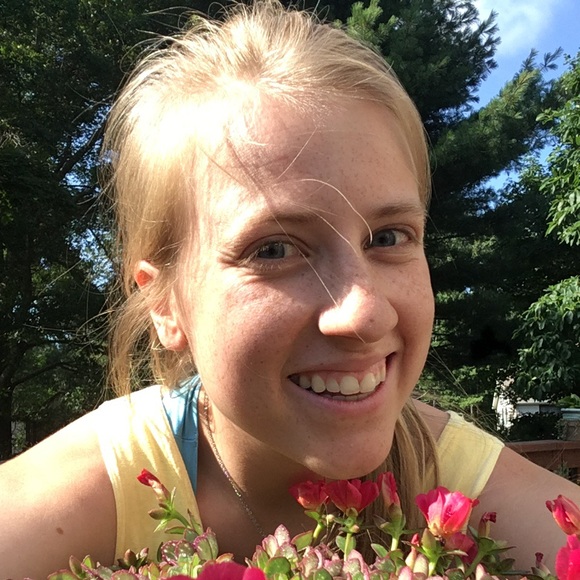 Meet Your Posher! - Picture 3 of 4